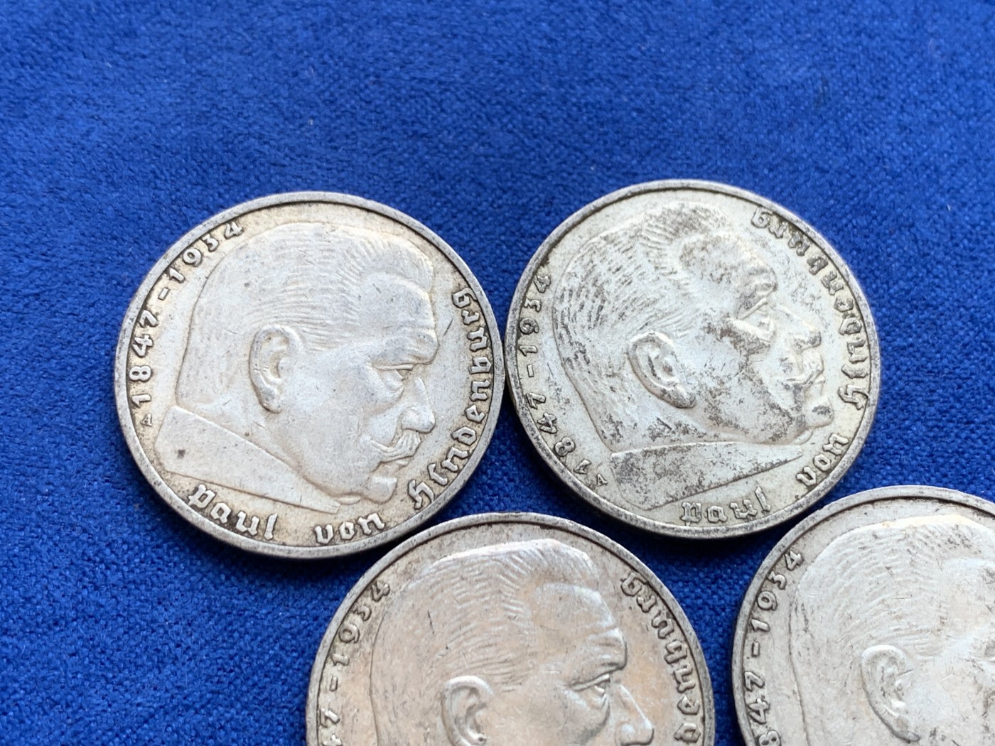 欢迎参加《竞宝斋》为国而庆 老张自藏专场 ，定制纪念章相赠 原味好品 德国 兴登堡 2马克 4枚一组