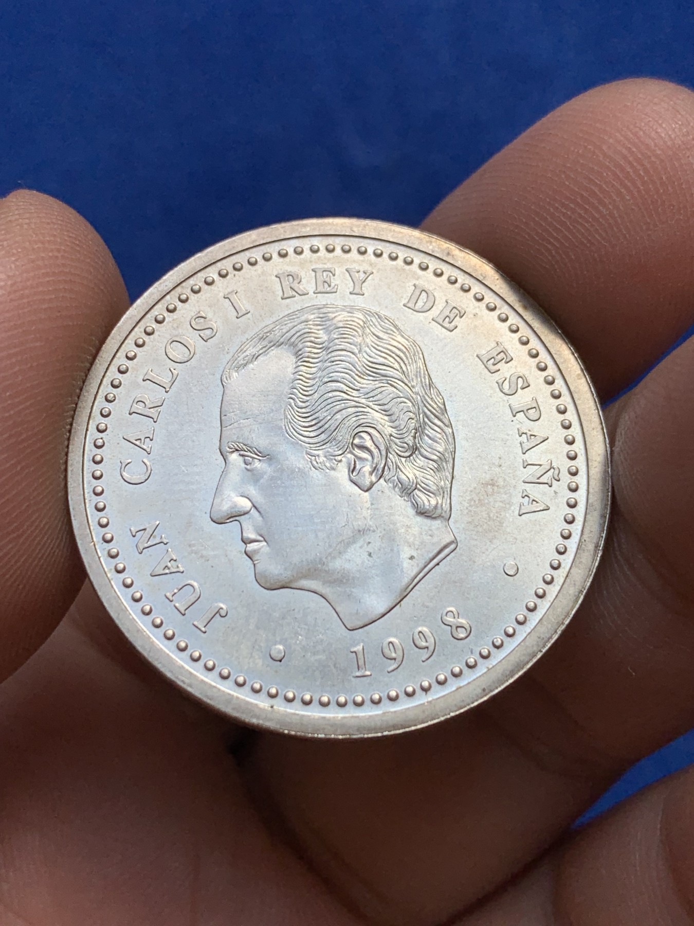 欢迎参加《竞宝斋》为国而庆 老张自藏专场 ，定制纪念章相赠 西班牙1998年 菲利普二世逝世400周年 2000比塞塔 银币 18克 925银