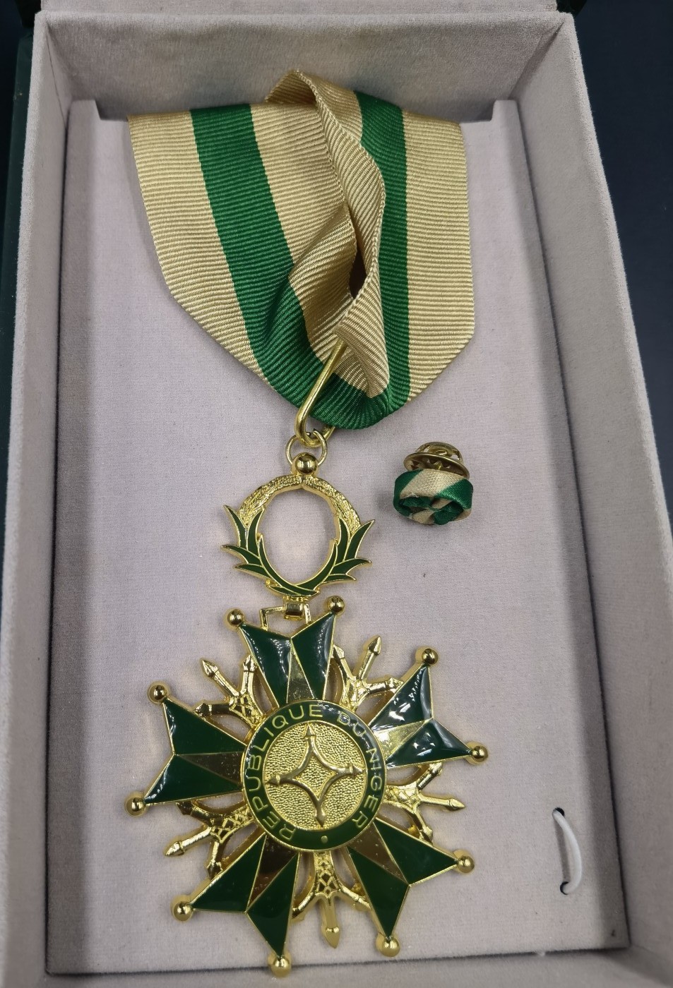 全场0起 大陆勋赏俱乐部第六期拍卖 尼日尔共和国指挥官级国家功勋勋章