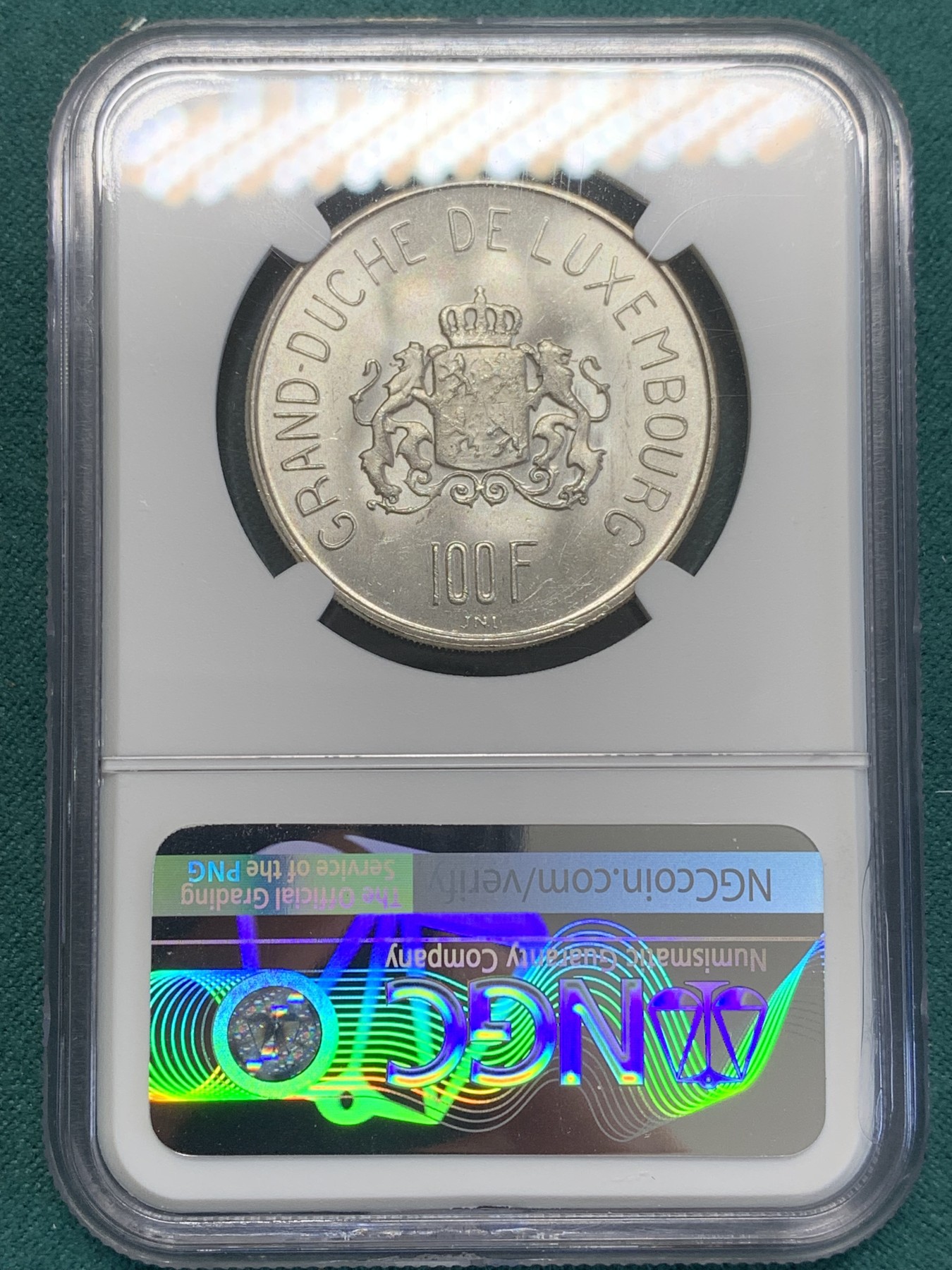 欢迎参加《竞宝斋》为国而庆 老张自藏专场 ，定制纪念章相赠 NGC MS63 卢森堡1963年七任大公 夏洛特夫人 100法郎银币  转光 细节 超过分数不少