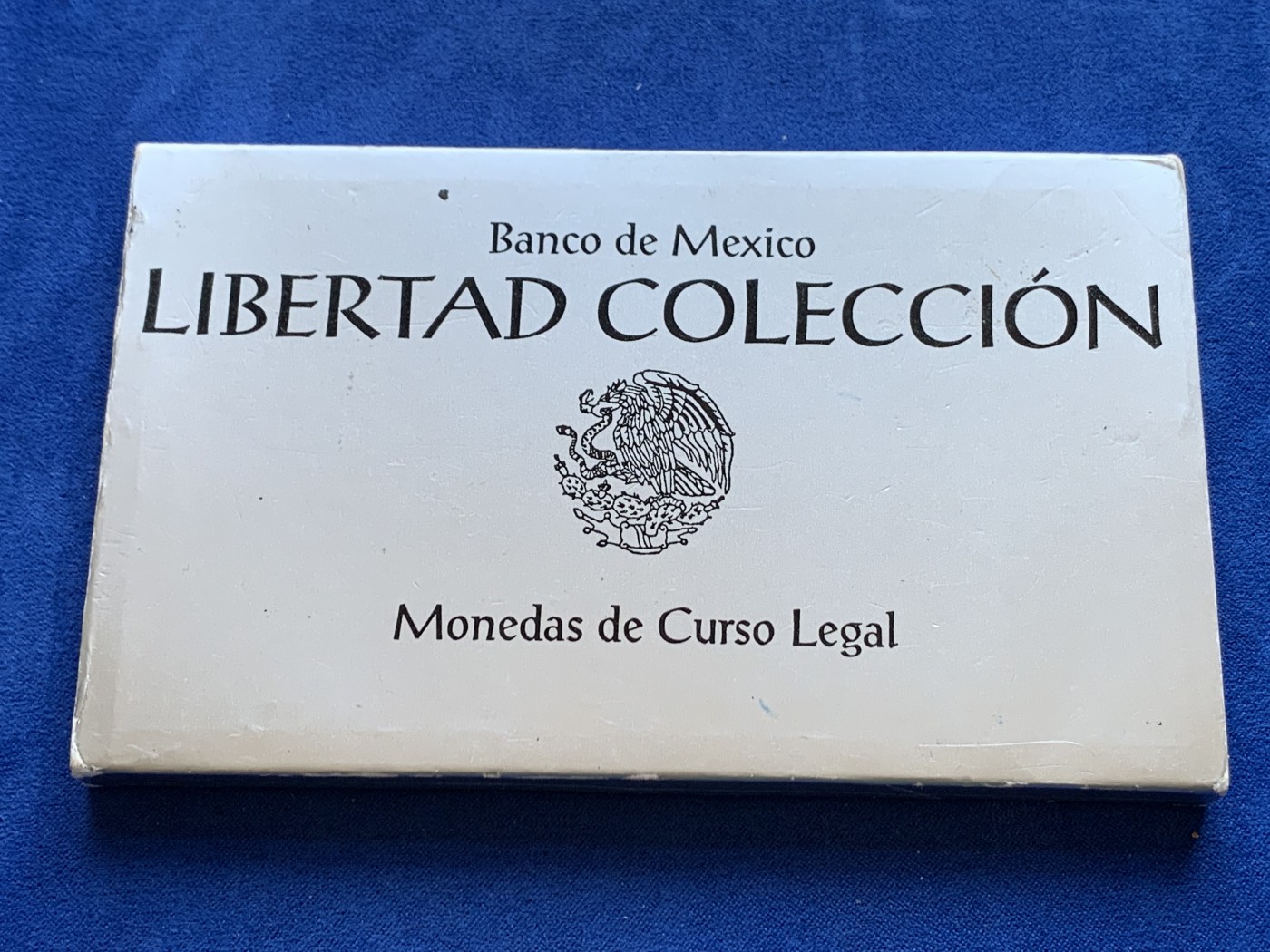 欢迎参加《竞宝斋》为国而庆 老张自藏专场 ，定制纪念章相赠 墨西哥 1992年 银币 5枚套 原盒原币包浆一致 全部999银 各面值BU 难得