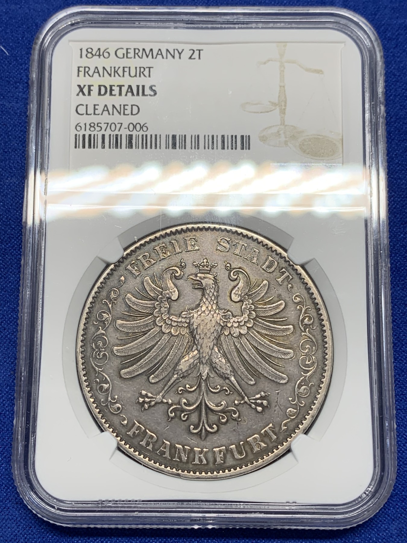 欢迎参加《竞宝斋》为国而庆 老张自藏专场 ，定制纪念章相赠 NGC XF 德国 1846年 法兰克福 烧鸡 2泰勒 37克的超大银币 整体包浆醇厚 带彩 好味道