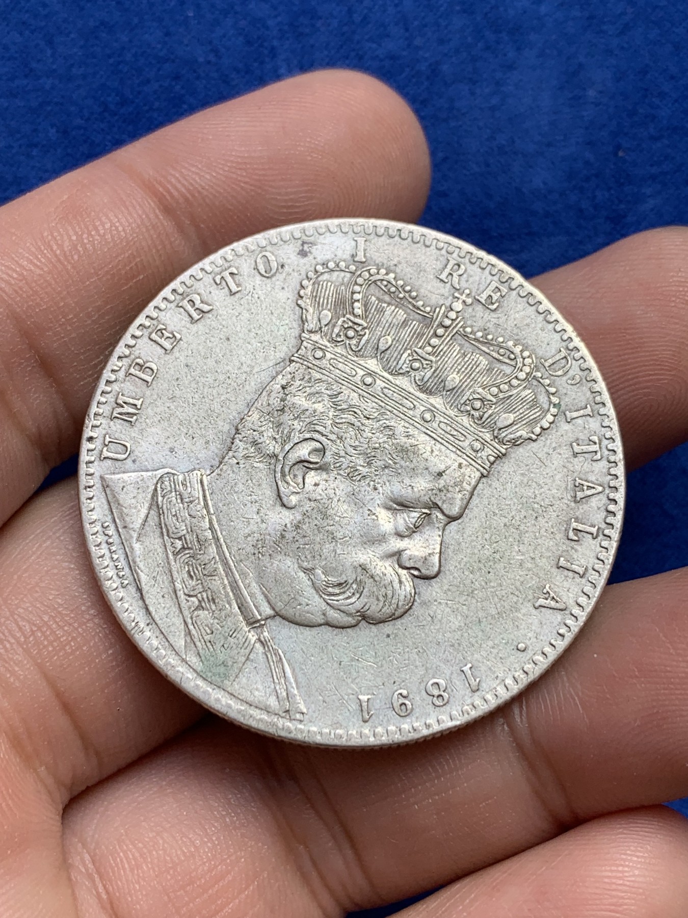 欢迎参加《竞宝斋》为国而庆 老张自藏专场 ，定制纪念章相赠 意属厄立特里亚 1891 五里拉大银币 细节好 这个品种已经很难遇到了