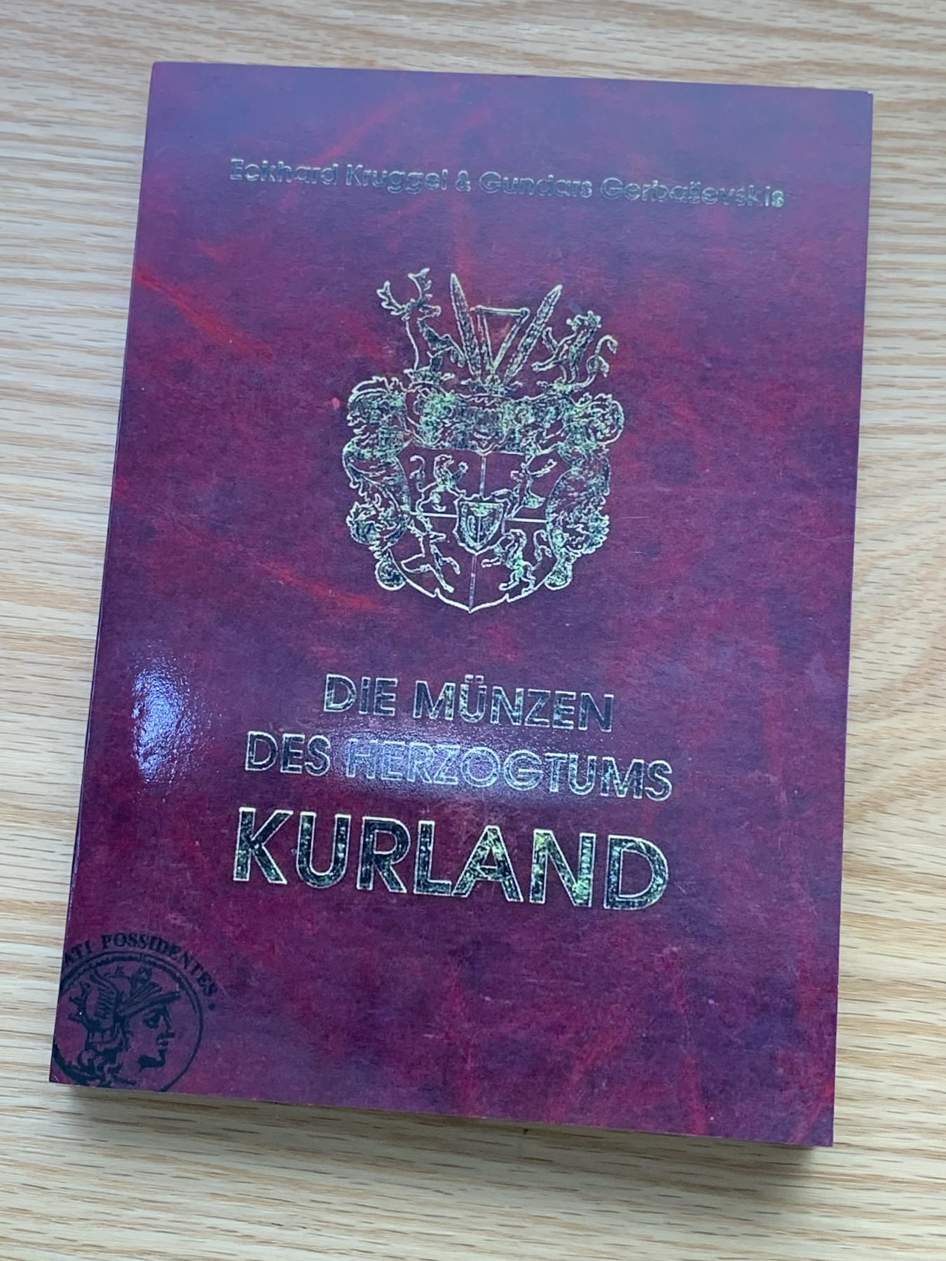 欢迎参加《竞宝斋》为国而庆 老张自藏专场 ，定制纪念章相赠 非原版 库兰公国钱币目录 222页0.35公斤 多本随机发