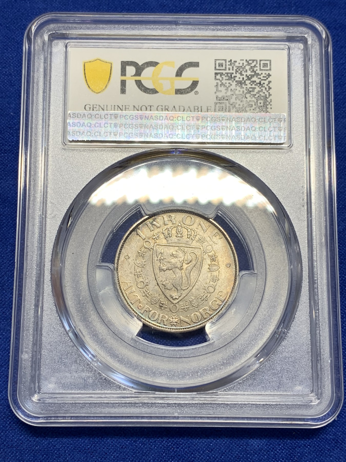 欢迎参加《竞宝斋》为国而庆 老张自藏专场 ，定制纪念章相赠 PCGS UNC 挪威 1915年 1克朗银币 双面五彩 低地国家 高价品种 XF裸币成交170美元 好多年了懒得重评
