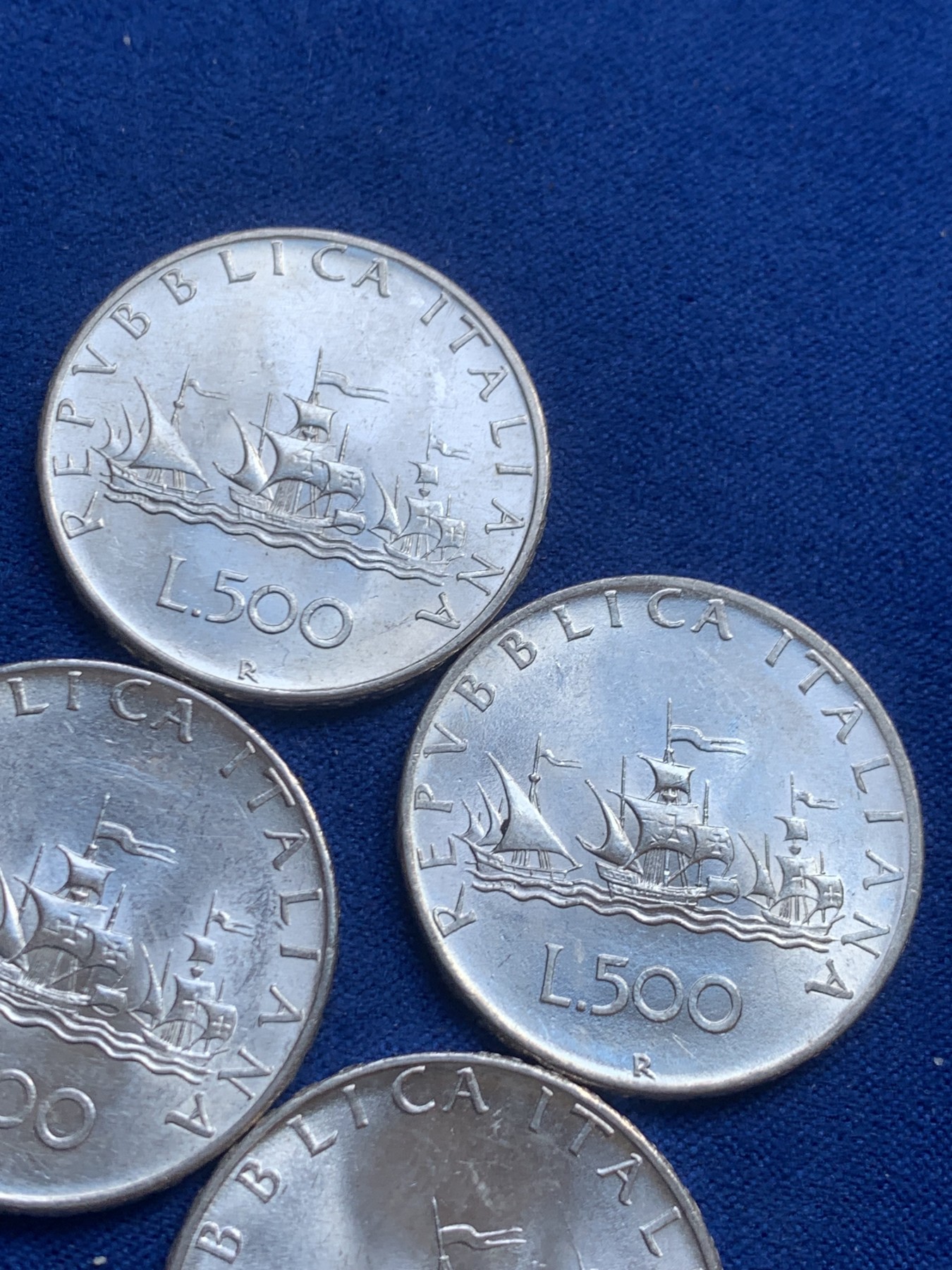 欢迎参加《竞宝斋》为国而庆 老张自藏专场 ，定制纪念章相赠 4枚一组 意大利帆船500里拉银币 未使用品 两枚1958年，两枚1966年