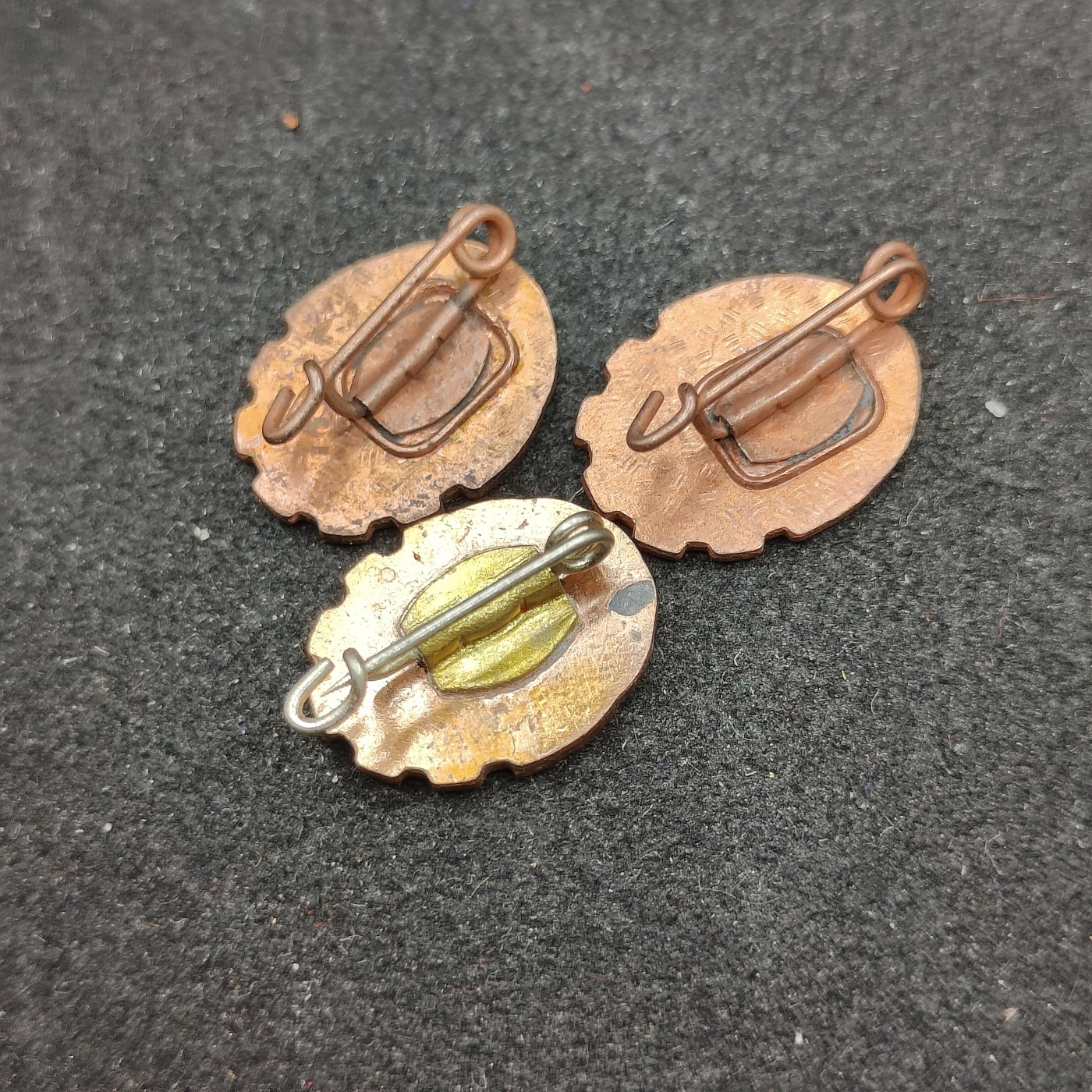 全场0元起拍 第97期 咸鱼国勋章拍卖专场 10月8日（周日）下午6：00开始 东德GST 体育与技术协会徽章三个