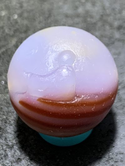 精美亚光高玉化巴西玛瑙手工俏色巧雕一叶知秋圆珠一个！ - 精美亚光高玉化巴西玛瑙手工俏色巧雕一叶知秋圆珠一个！