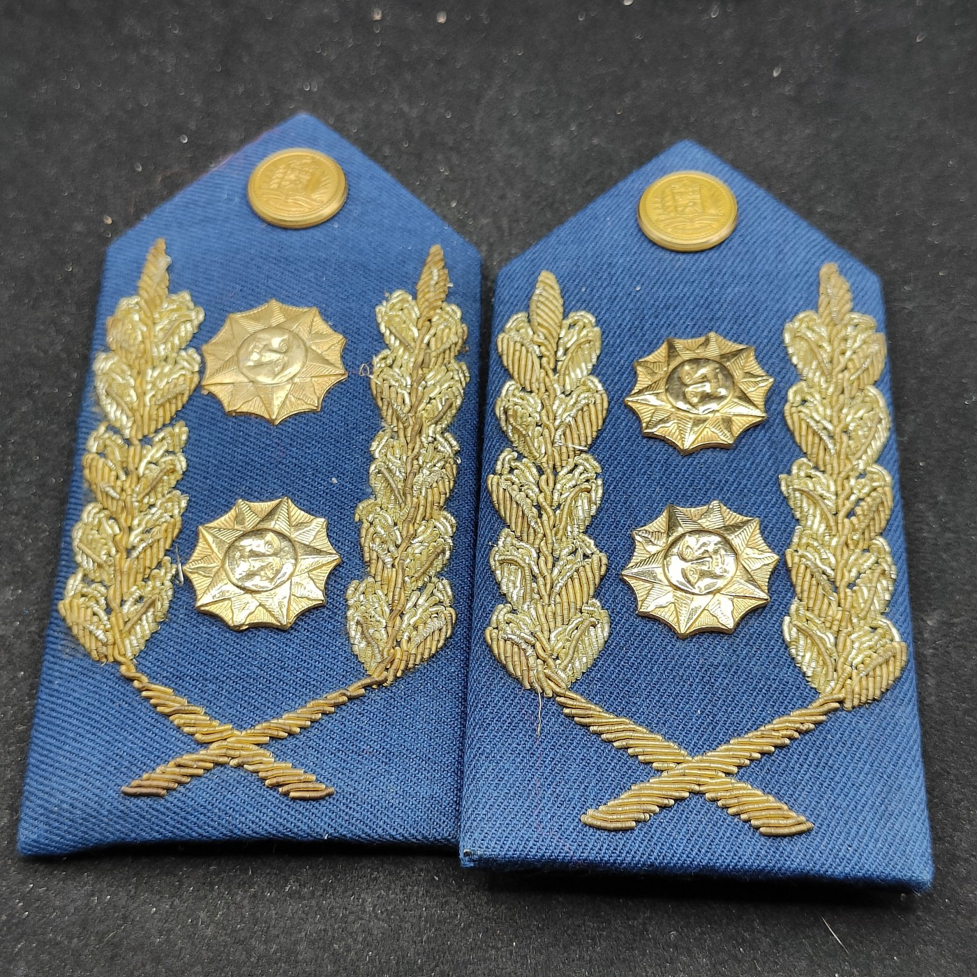 全场0元起拍 第97期 咸鱼国勋章拍卖专场 10月8日（周日）下午6：00开始 委内瑞拉 空军将官刺绣肩章