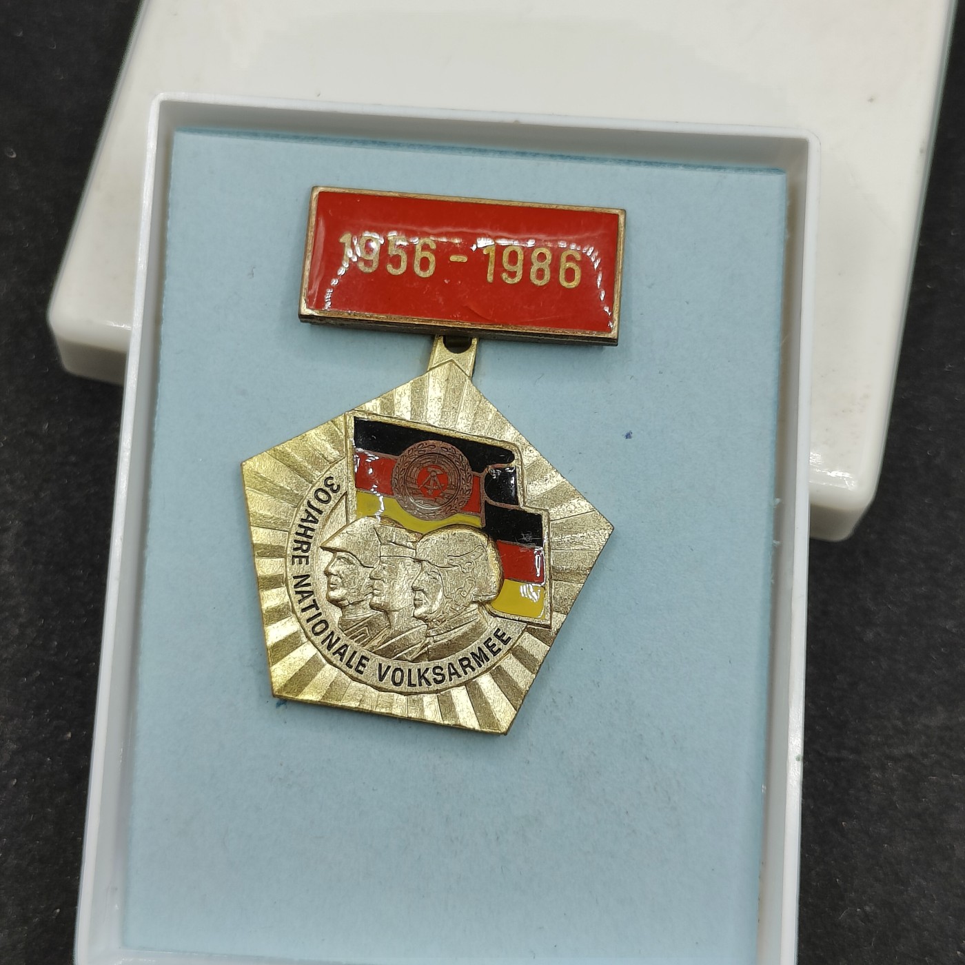 全场0元起拍 第97期 咸鱼国勋章拍卖专场 10月8日（周日）下午6：00开始 东德史塔西国安中校SIEBENHÜHNER·Bruno获得 东德人民军建军30周年纪念章