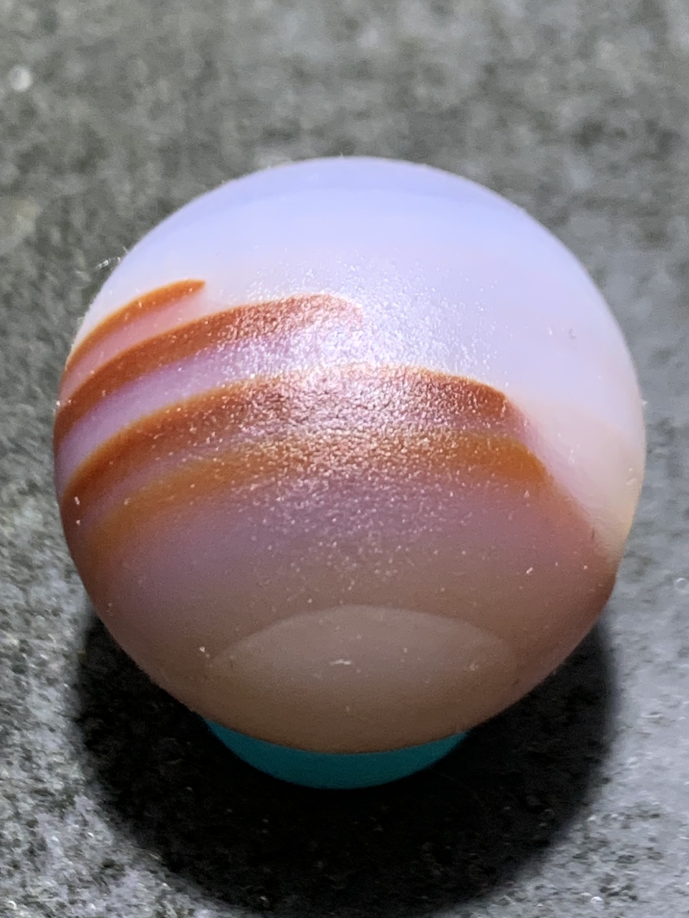 精美亚光高玉化巴西玛瑙手工俏色巧雕一叶知秋圆珠一个！