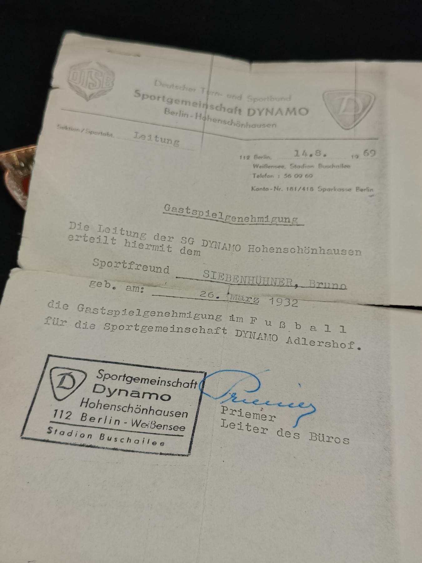 全场0元起拍 第97期 咸鱼国勋章拍卖专场 10月8日（周日）下午6：00开始 东德史塔西国安中校SIEBENHÜHNER·Bruno 东德bfc徽章极证书一套