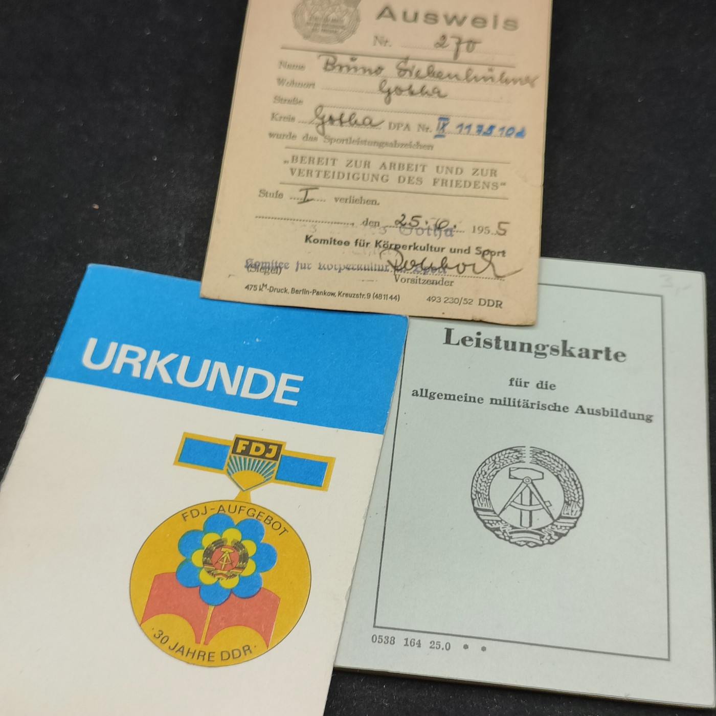 全场0元起拍 第97期 咸鱼国勋章拍卖专场 10月8日（周日）下午6：00开始 东德史塔西国安中校SIEBENHÜHNER·Bruno，证书一套