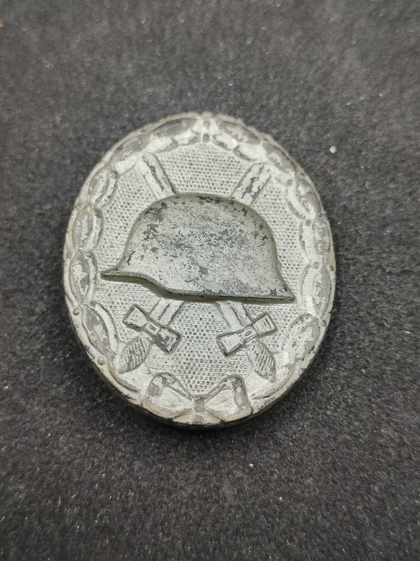 全场0元起拍 第97期 咸鱼国勋章拍卖专场 10月8日（周日）下午6：00开始 德国57版 银战伤奖章