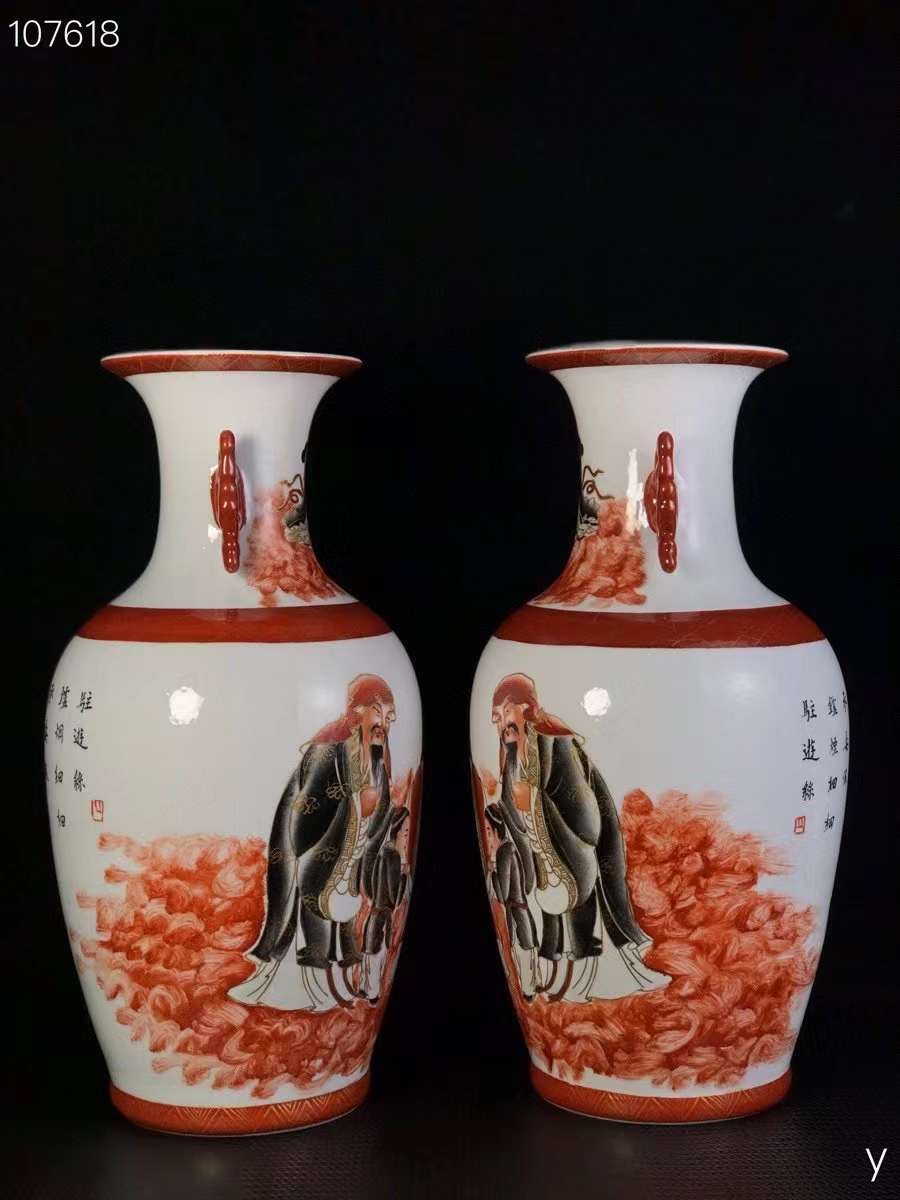 盧吴出口公司，咸丰人物故事挂耳瓶，纯手工胎，器形优美，造型周正挺拔，品相完整。