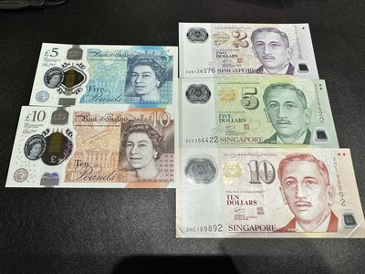 《外钞收藏家》第三百零三期（连拍第二场） - 英镑2张全新和新加坡 3张 有两张非全新 5张一起 