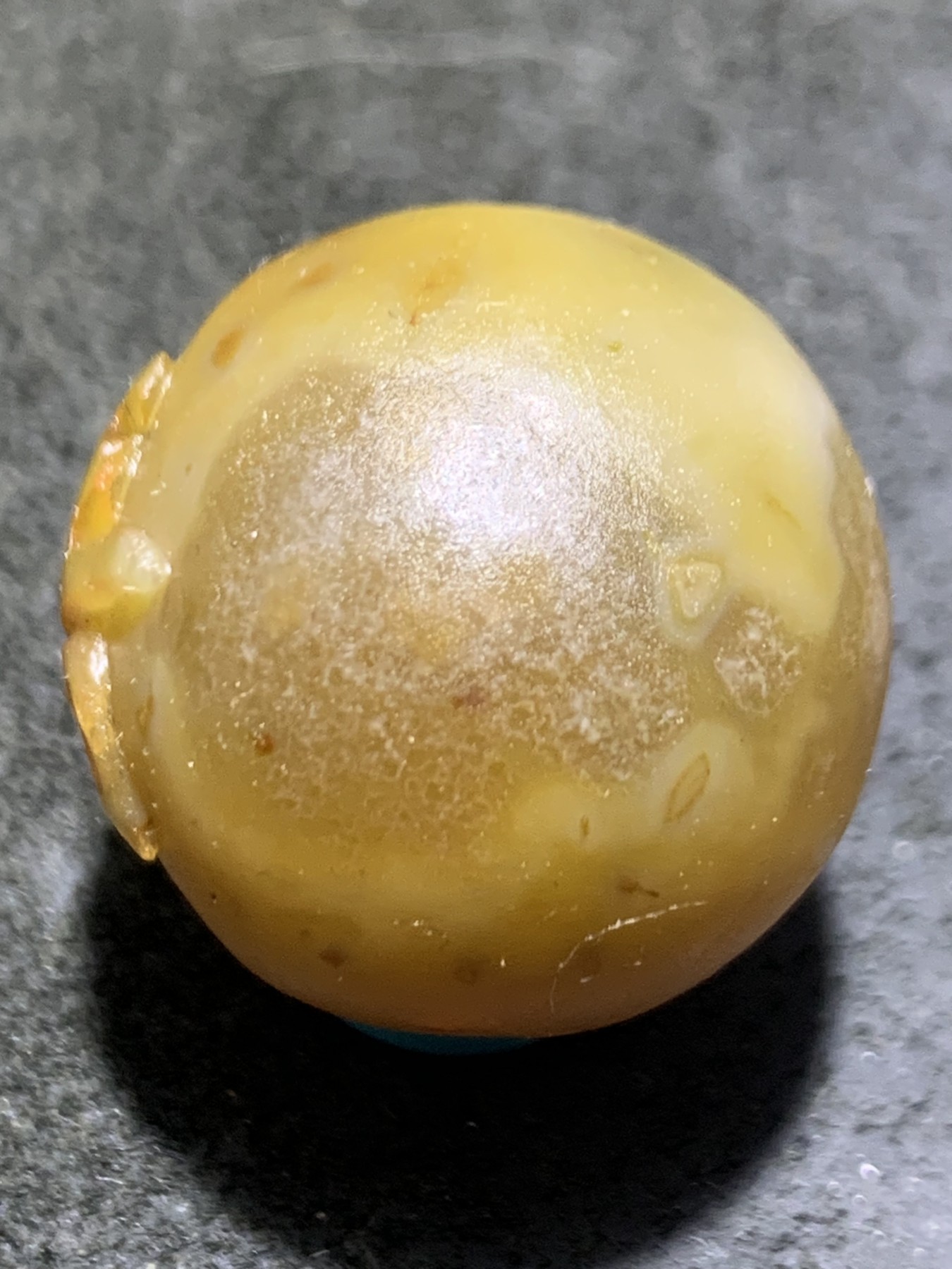 精美高玉化亚光战国红玛瑙手工俏色巧雕悟字珠一个，