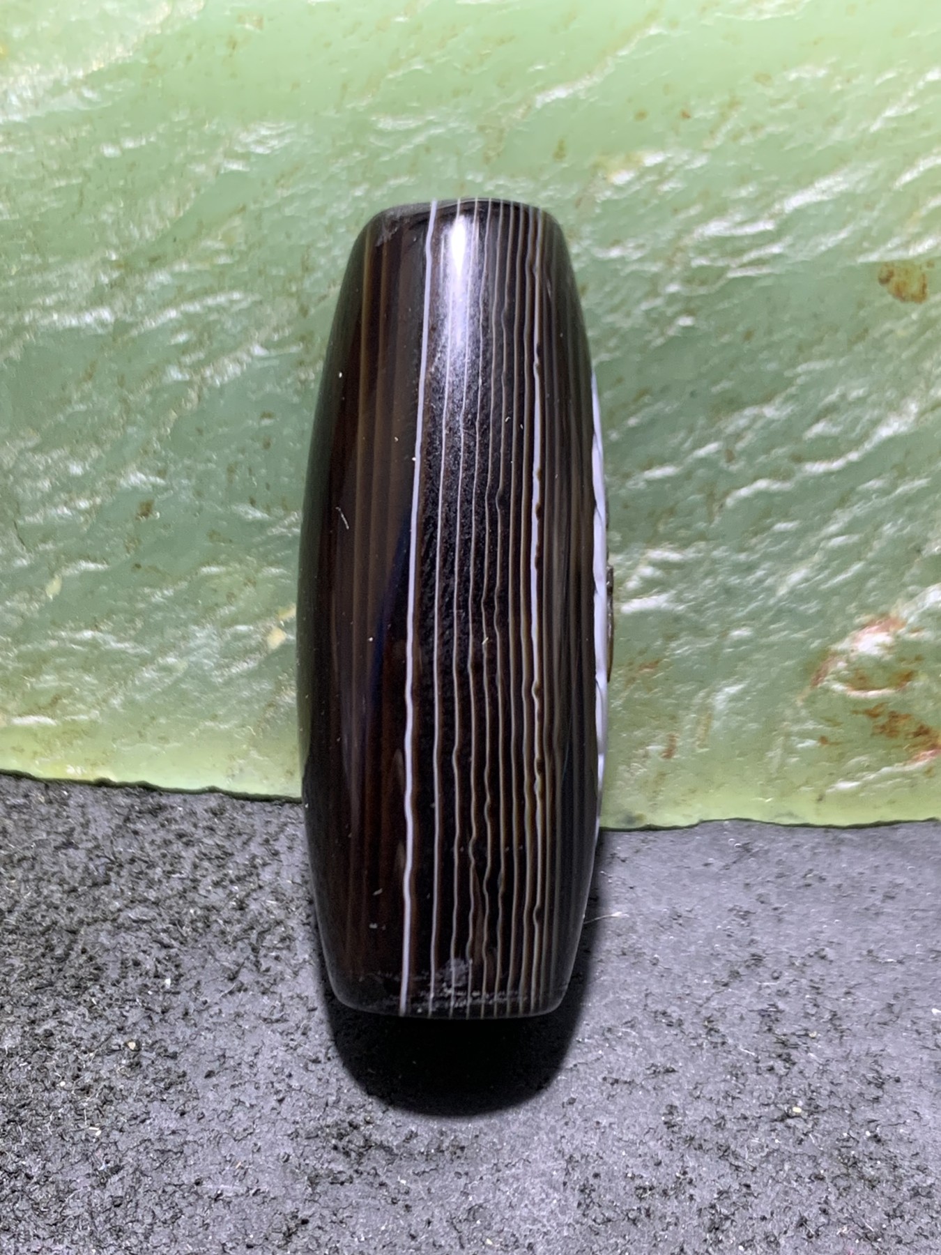 药师玛瑙手工雕刻一心向佛随形桶珠一颗