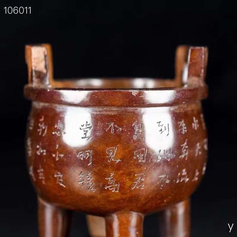 旧藏，极品和田玉香炉，玉质细腻，包浆厚重，沁色入骨，雕工精细，局部带有红沁，品相完美，细节如图