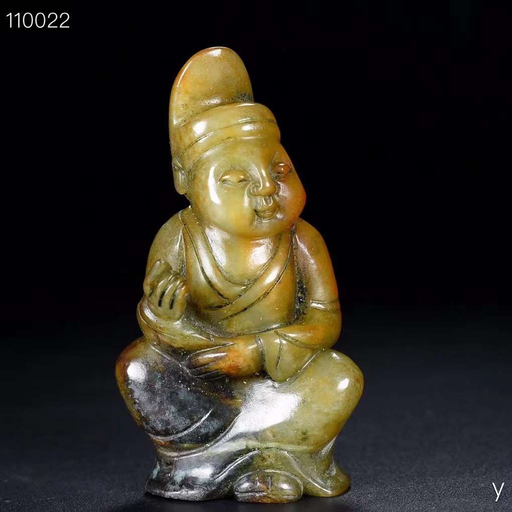 精品和田玉，乐在其中一套，玉质细腻，包浆厚重，沁色入骨，雕工精细，品相完美，细节如图，大长5宽2.5高9厘米，小长3宽2.5高9.8厘米，重1030克！
