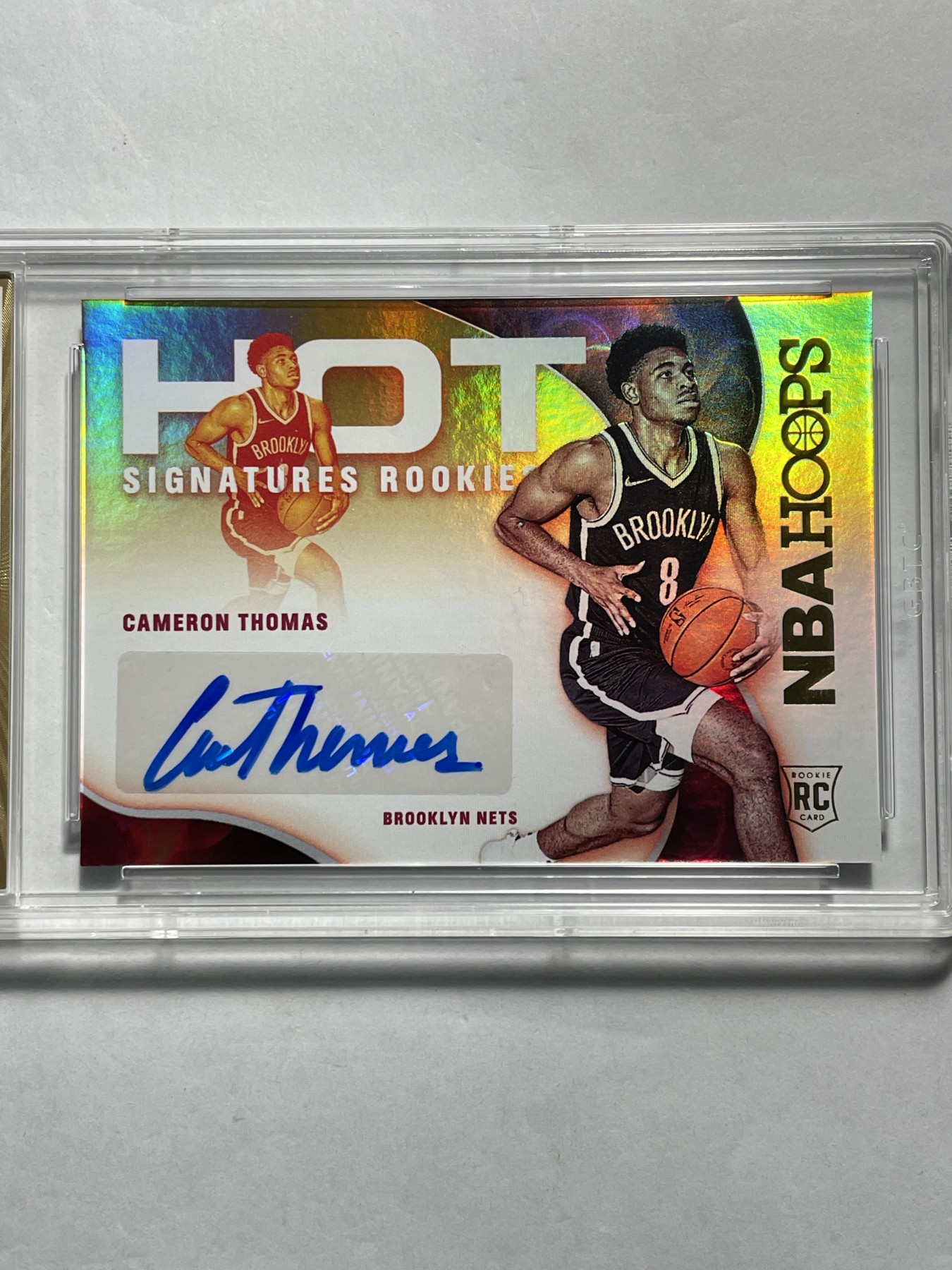 【德藏】·第5期 ·卡牌拍卖 -{ NBA,MLB,WWE···超多亲签卡 } 全场包邮 Panini 2021 Hoops 布鲁克林篮网队 卡梅伦·托马斯 新秀 亲签卡 公博 9.5 签名10