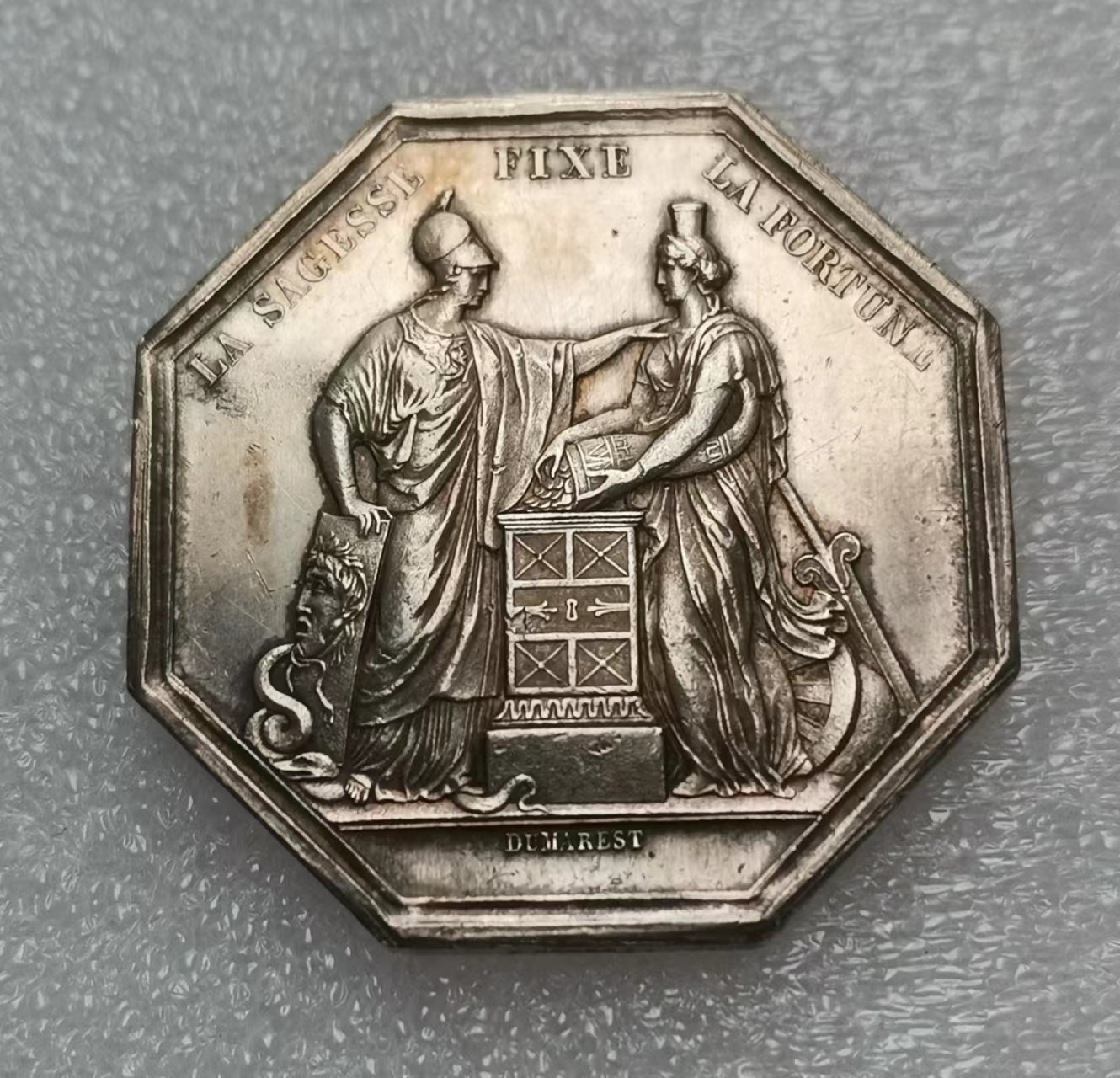 瓶子🏺第112期拍卖会  法国法兰西储蓄银行大八角代币 好品好状态 早期蜜蜂铭银标 36.5毫米 24.7克