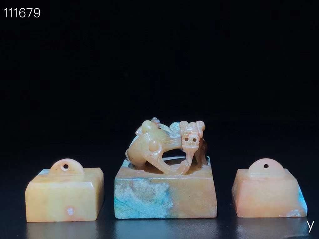 精品皇帝+皇后+百官印章一套、共计102个、雕工精细品相完美 沁色自然入骨 包浆浑厚古朴 玉质细腻油润