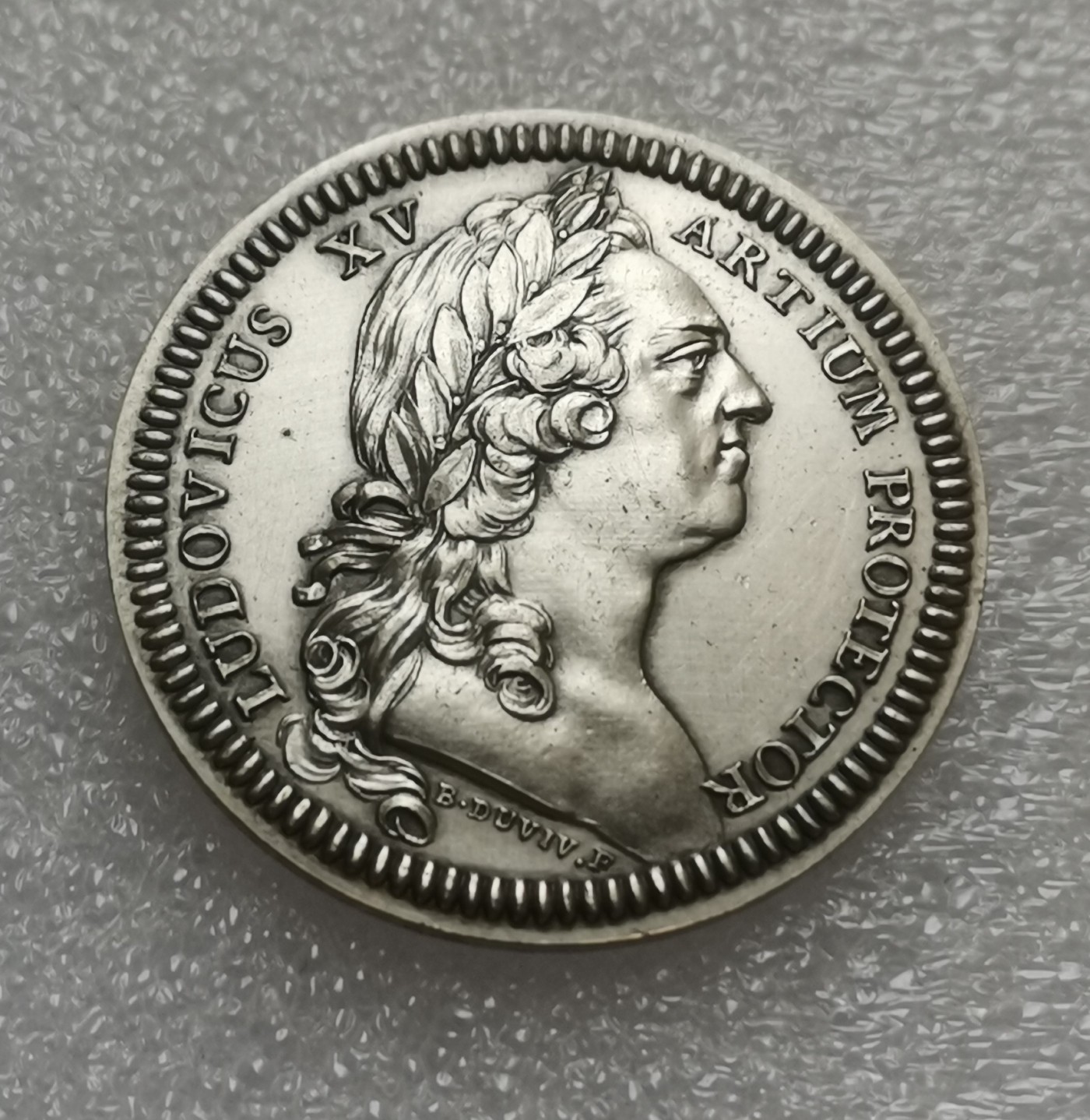 瓶子🏺第112期拍卖会  法国路易十五JETON银质代币  174号原盒（174/300共计300枚的发行量）32毫米15.11克