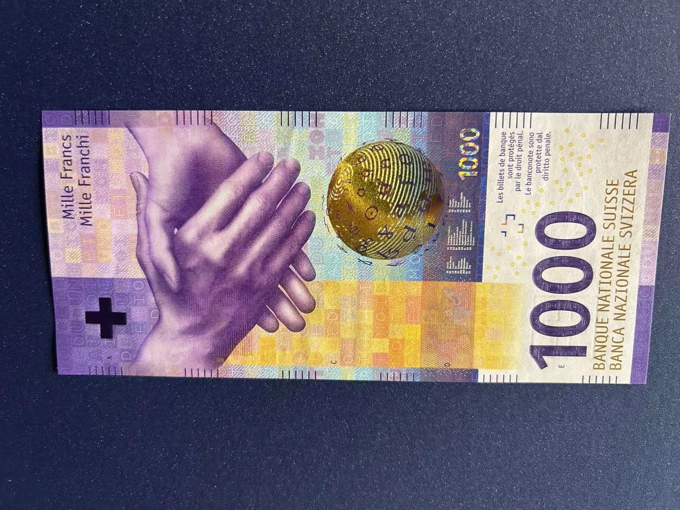收藏联盟Quantum Auction 第295期拍卖  瑞士2017年1000法郎 品相全新UNC 号码无4 主题为沟通与交流