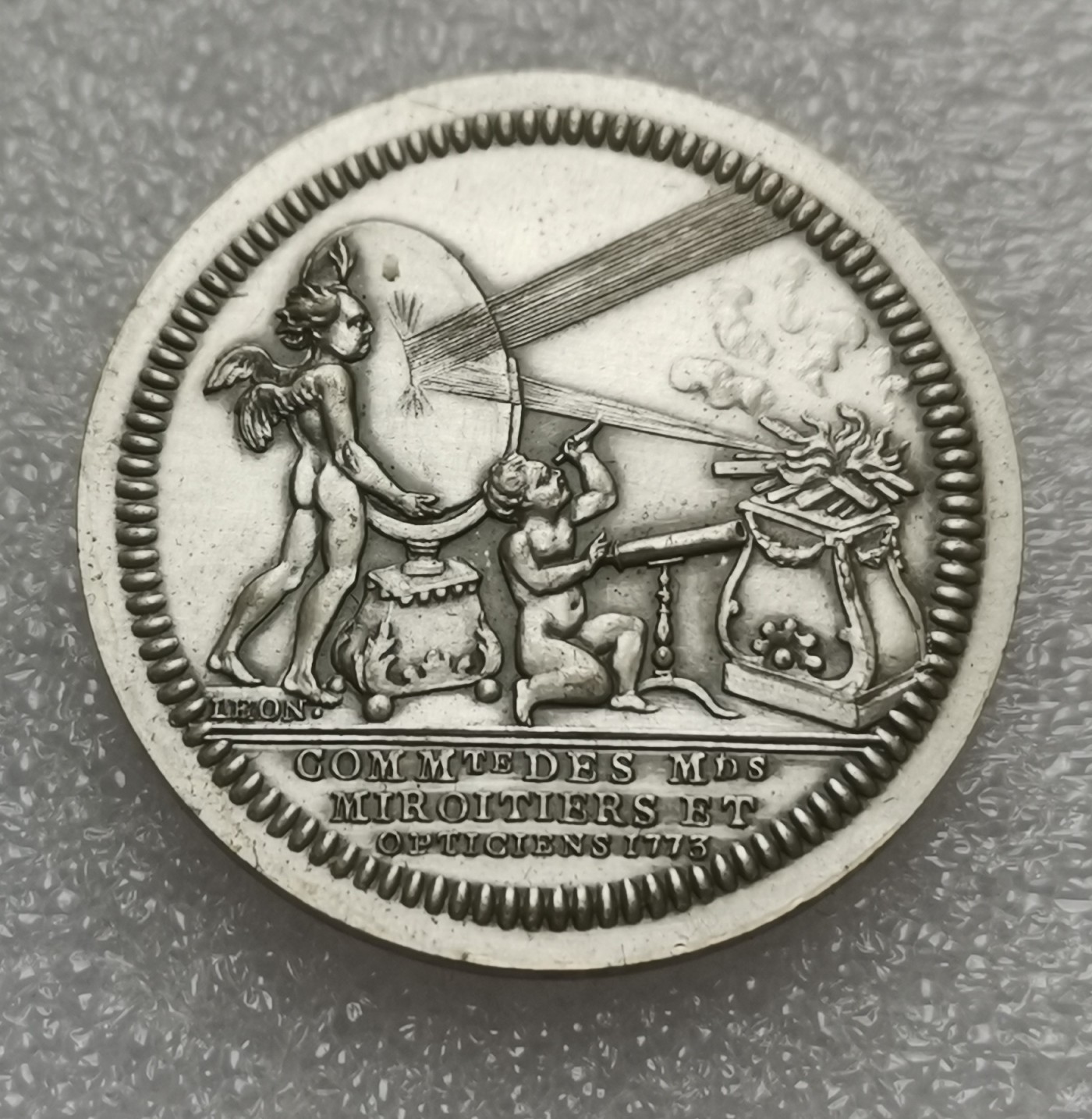 瓶子🏺第112期拍卖会  法国路易十五JETON银质代币  174号原盒（174/300共计300枚的发行量）32毫米15.11克