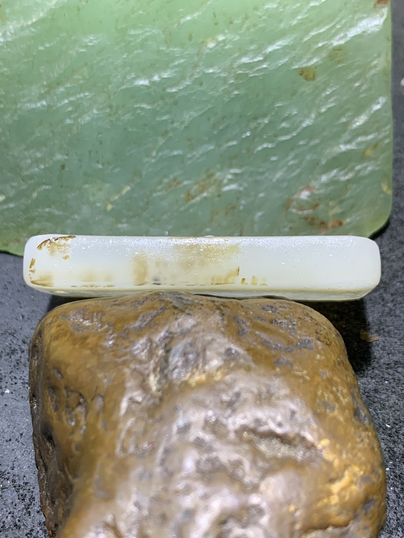 精美高玉化草花纹马达加斯加海洋玉髓手工俏色巧雕得道成佛牌子一个
