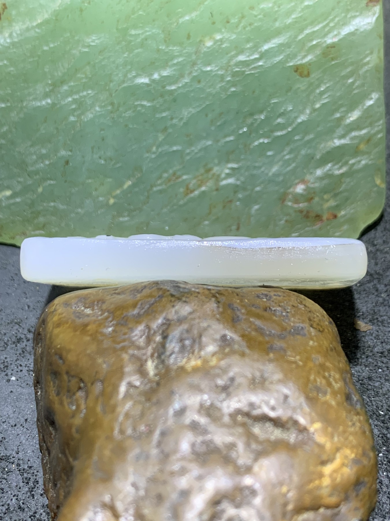 精美高玉化草花纹马达加斯加海洋玉髓手工俏色巧雕得道成佛牌子一个