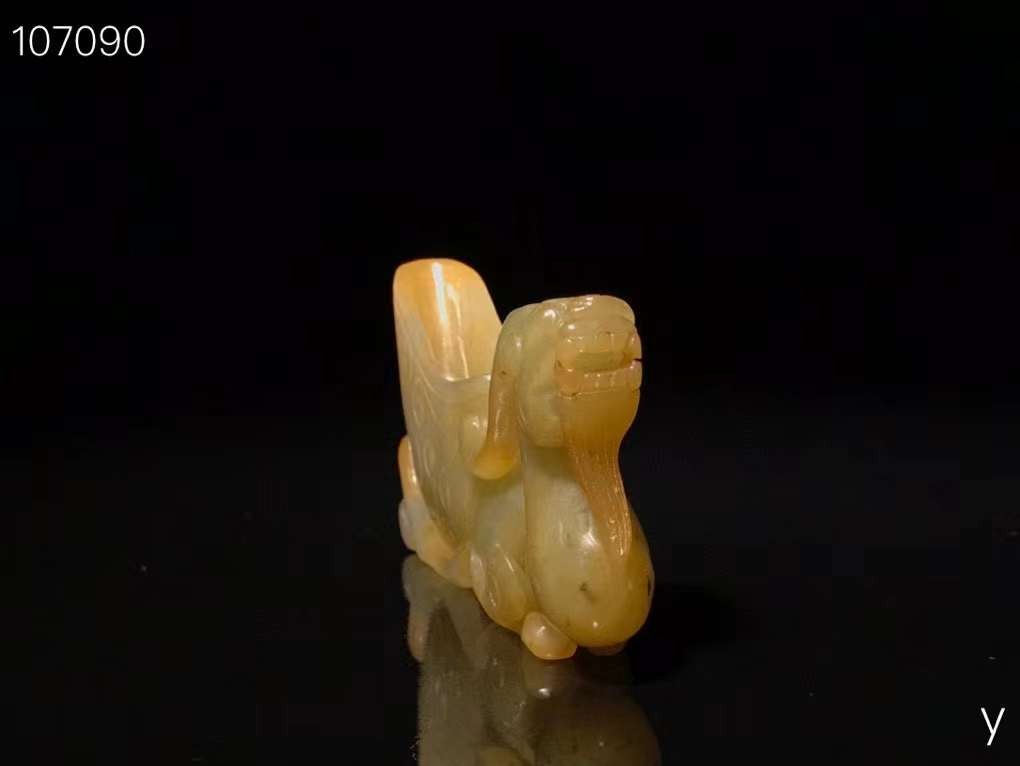 和田玉龙爵杯，雕工精湛，包浆老道，沁色完美，玉质温润细腻，收藏佳品！