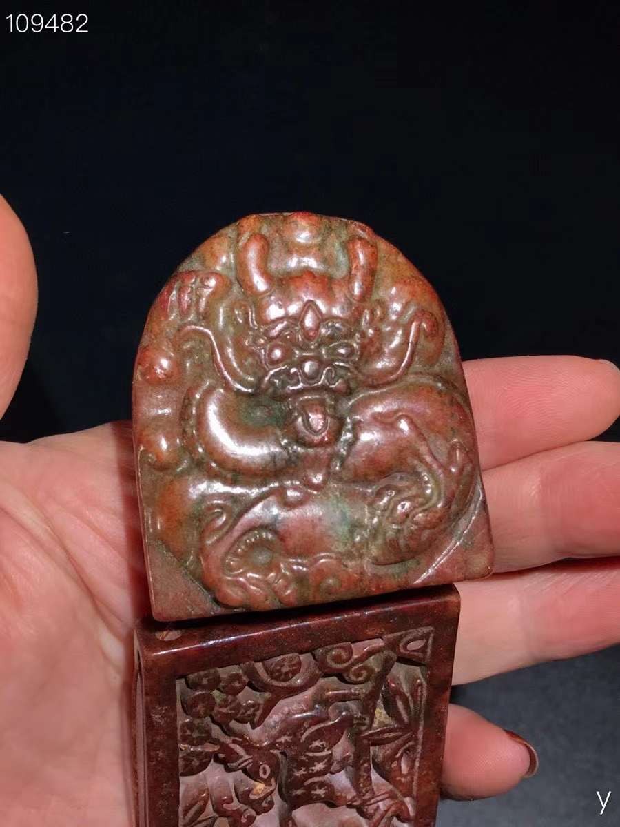 高古玉腰带，手工雕刻、雕工精湛，包浆老道，沁色完美，玉质温润细腻，收藏佳品！