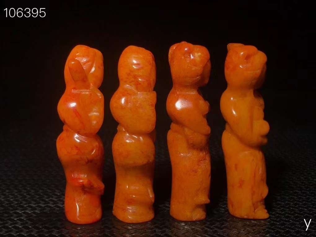 和田玉玉人，选料上乘，玉质圆润，造型独特，包浆浓厚，品相一流，沁色完美，