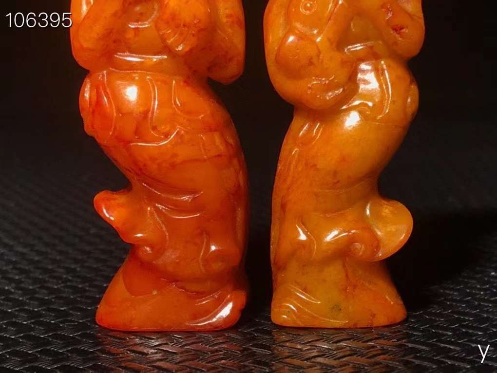 和田玉玉人，选料上乘，玉质圆润，造型独特，包浆浓厚，品相一流，沁色完美，