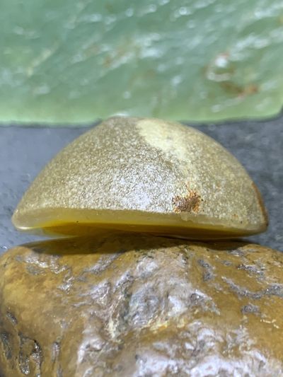 精美亚光高润度冻料冰飘蒙料战国红玛瑙手工俏色巧雕刻古蜀文化三星堆面具吊坠一个， 精美亚光高润度冻料冰飘蒙料战国红玛瑙手工俏色巧雕刻古蜀文化三星堆面具吊坠一个，