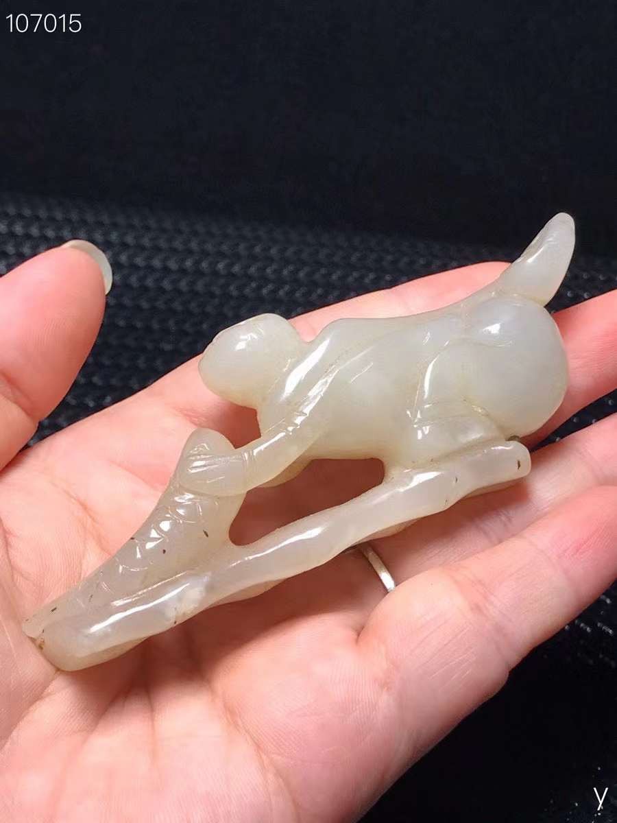 和田玉摆件，雕工精湛，包浆老道，沁色完美，玉质温润细腻，收藏佳品！