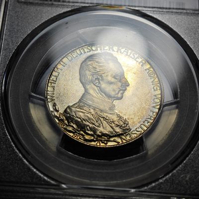 1913年 德国普鲁士威廉二世军装2马克 精制 银币 PCGS PR67CAM 冠军分！顶级品相 彩色包浆中不失精制底板独有的平滑细润光泽