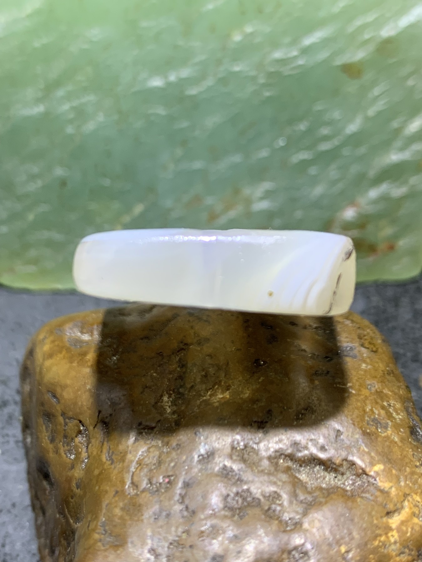 精美高玉化草花纹马达加斯加海洋玉髓手工俏色巧雕得道成佛牌子一个