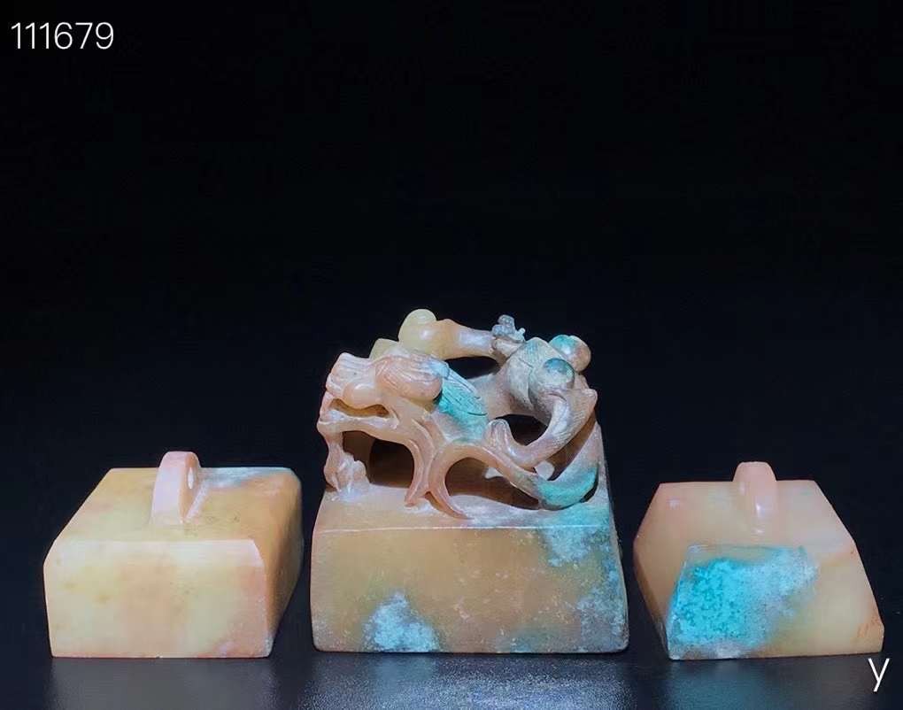精品皇帝+皇后+百官印章一套、共计102个、雕工精细品相完美 沁色自然入骨 包浆浑厚古朴 玉质细腻油润