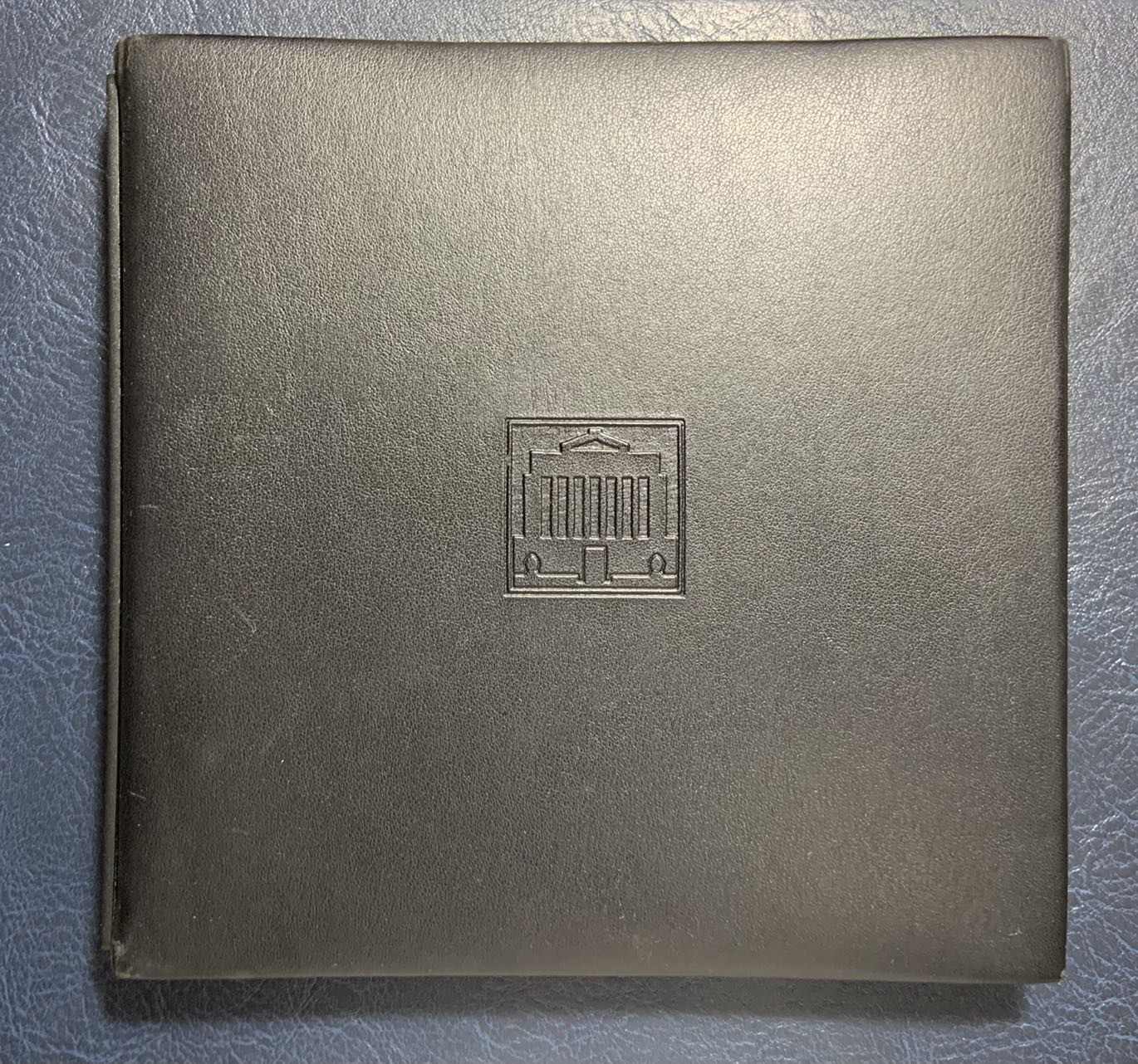 收藏联盟Quantum Auction 第295期拍卖  加拿大10元全同号纸币纪念册 品相全新UNC 最后一期印刷和最新一版 限量发行