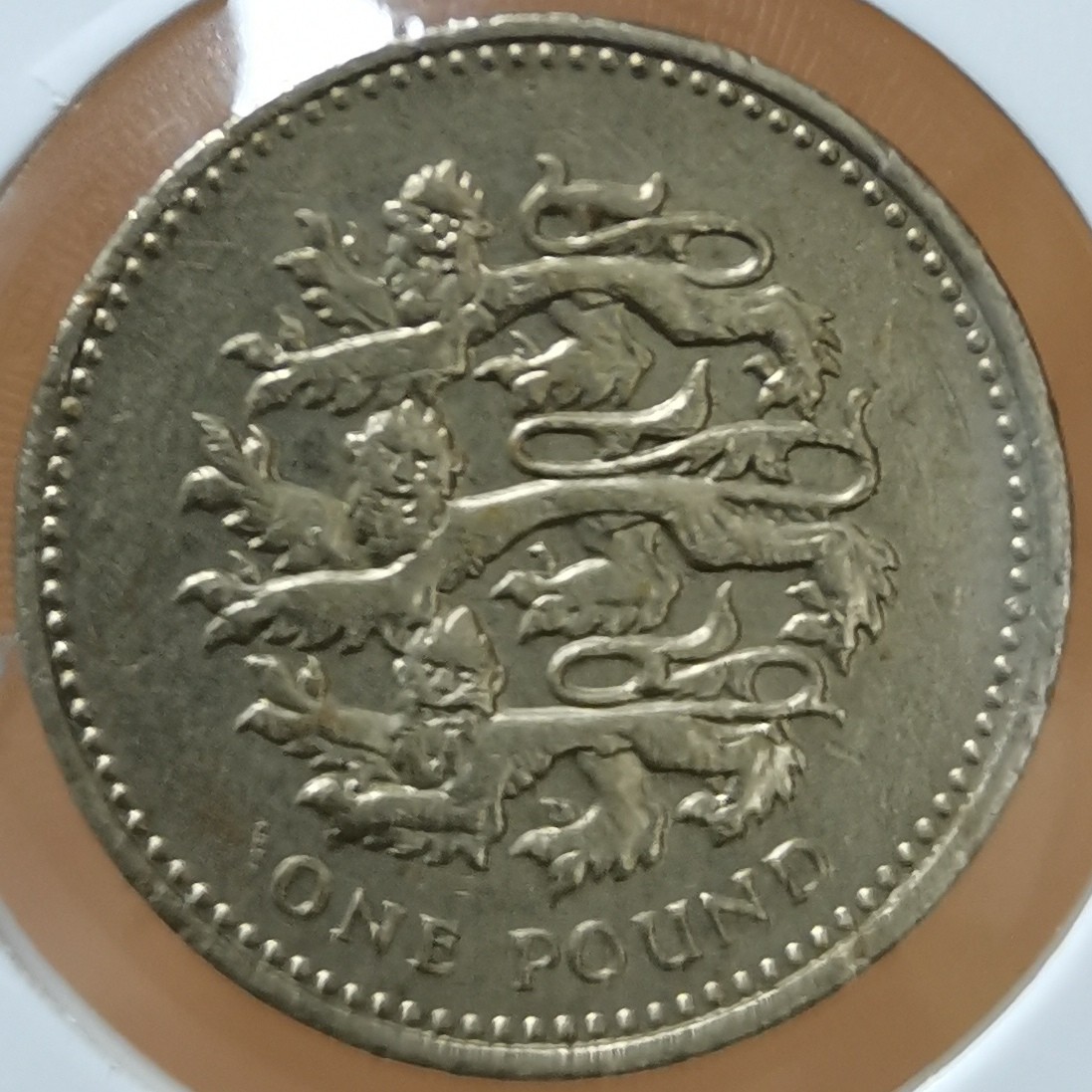 英国 2002年 1镑纪念币 品相如图 邮费自理