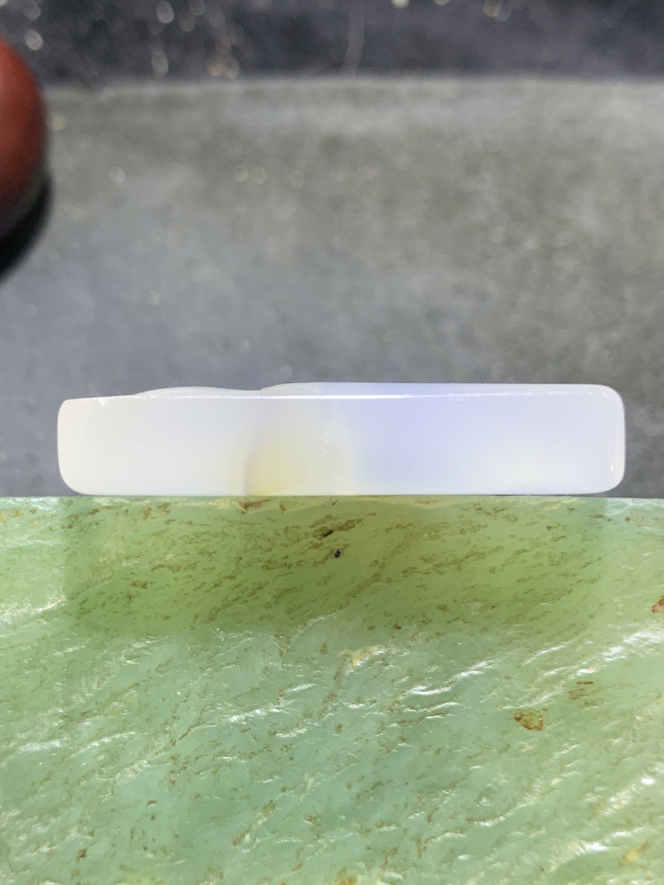 精美高玉化马达加斯加海洋玉髓手工俏色巧雕参禅悟道牌子一个！