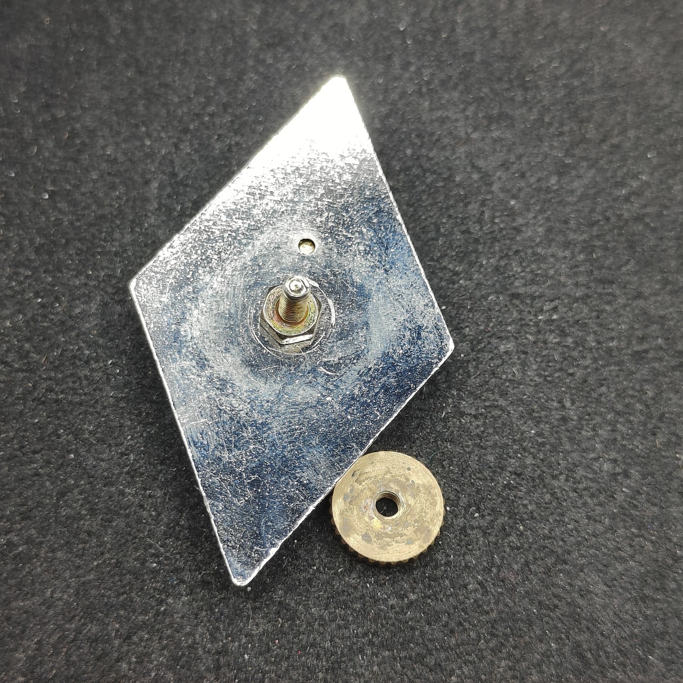 全场0元起拍 第98期 咸鱼国勋章拍卖专场 10月11日（周三）下午6：00开始 独联体 哈萨克斯坦 苏联模式高等军校毕业证章