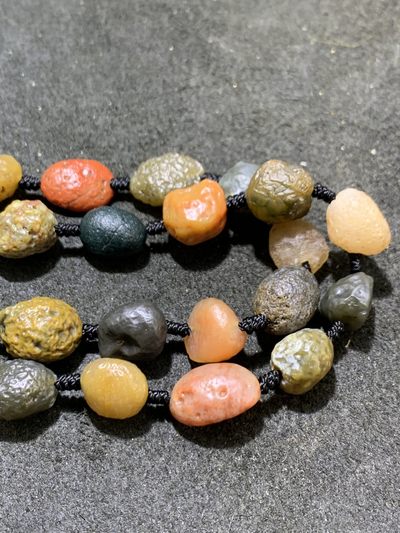 精美阿拉善多彩大颗粒筋脉石玛瑙项链一条 精美阿拉善多彩大颗粒筋脉石玛瑙项链一条