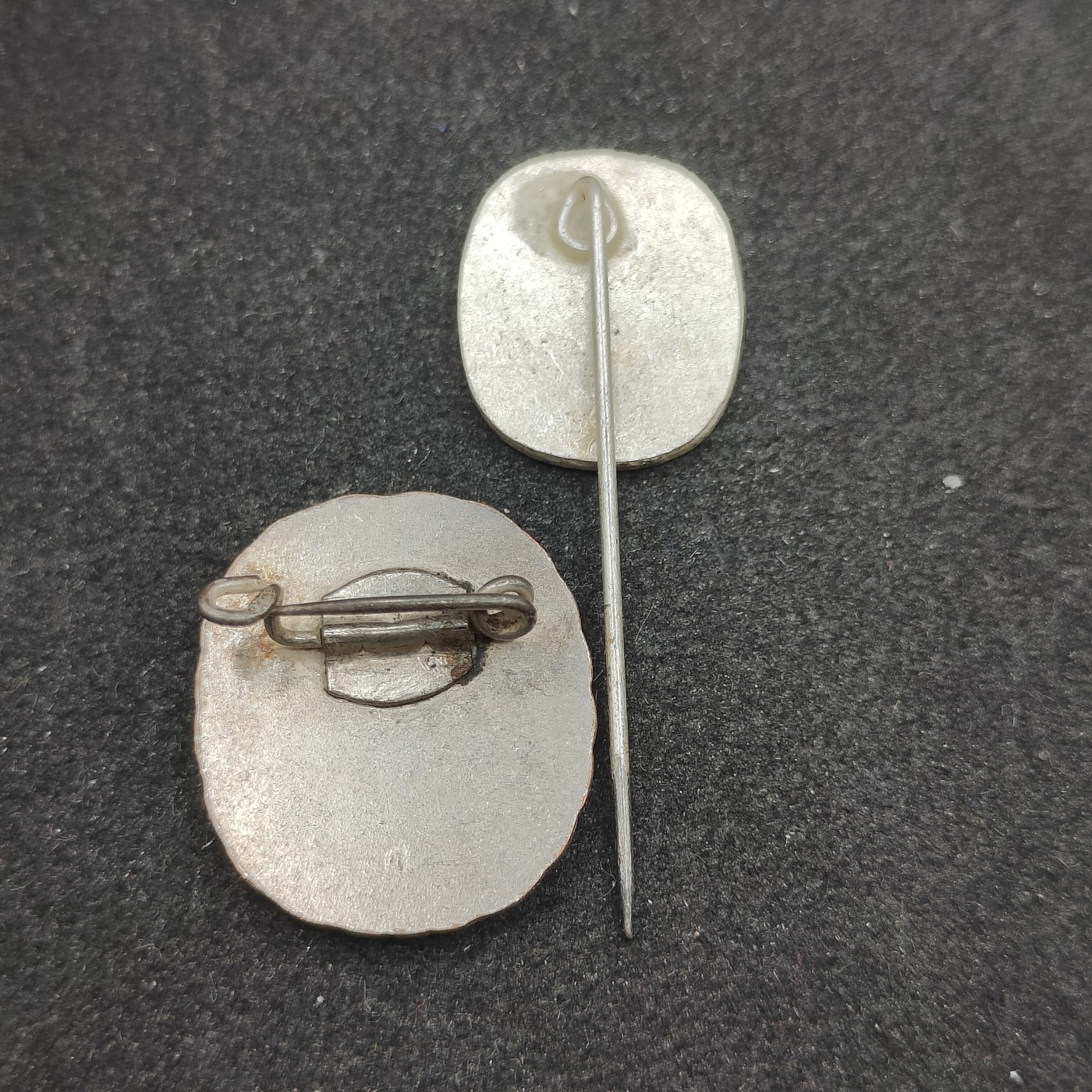 全场0元起拍 第98期 咸鱼国勋章拍卖专场 10月11日（周三）下午6：00开始 东德gst摩托车技能章