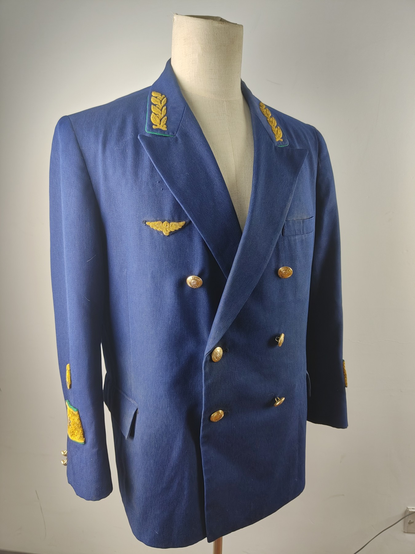 全场0元起拍 第98期 咸鱼国勋章拍卖专场 10月11日（周三）下午6：00开始 苏联 铁道部高级官员 将官相当官礼服 胸围118 肩宽50 衣长81 袖长63