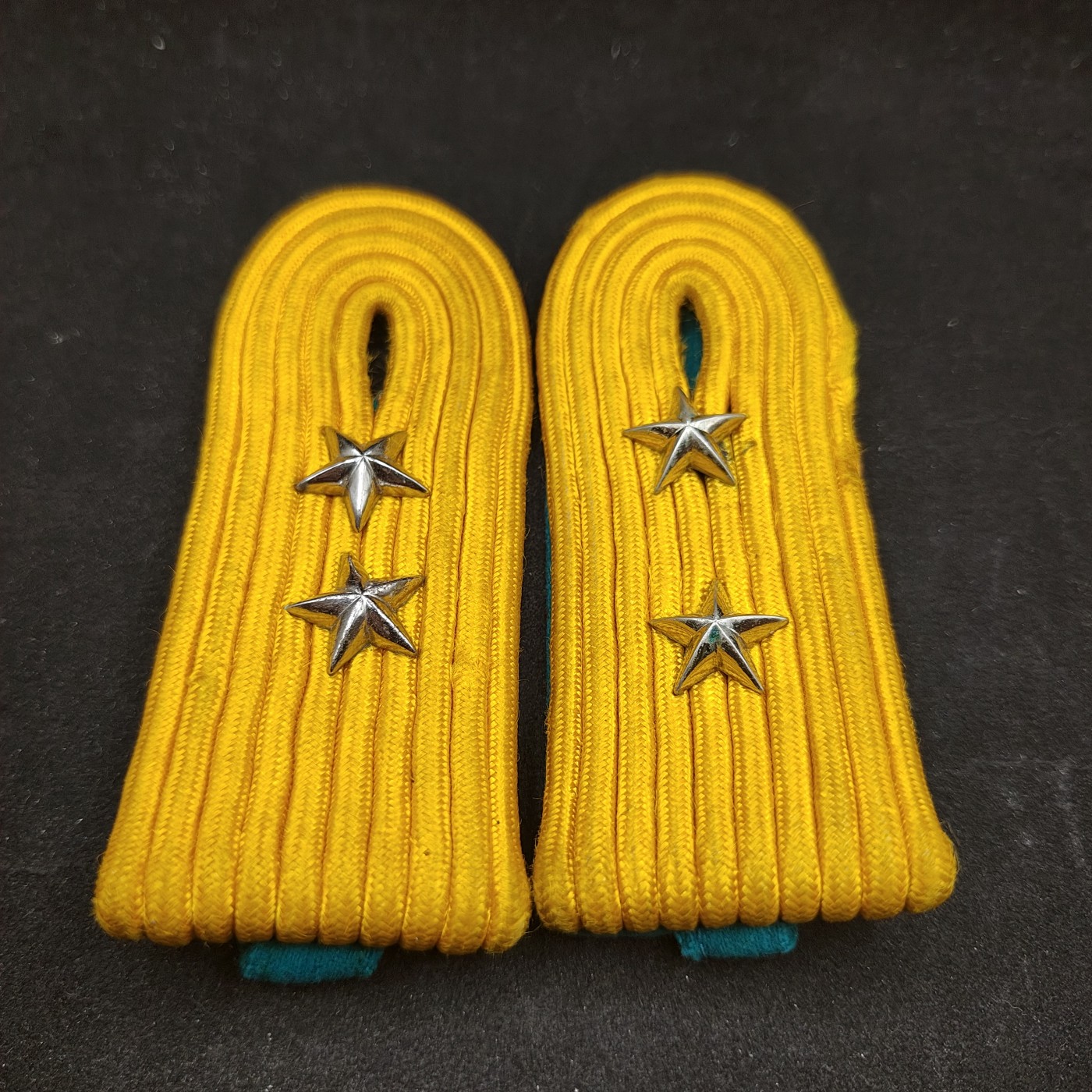 全场0元起拍 第98期 咸鱼国勋章拍卖专场 10月11日（周三）下午6：00开始 委内瑞拉德式肩章