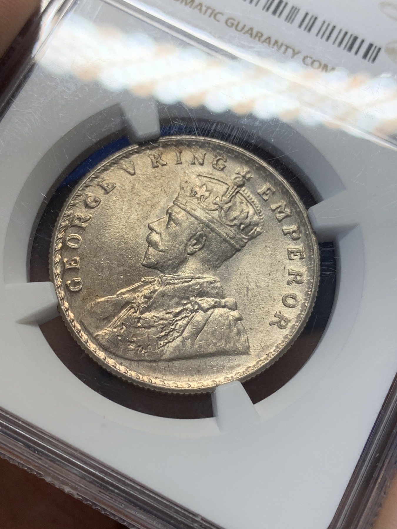 《竞宝斋》第204场-周日，周一 2场 (全场包邮) NGC-MS63 印度 1919（B）乔治五世1卢比银币 底板光亮 63的分数很不错了